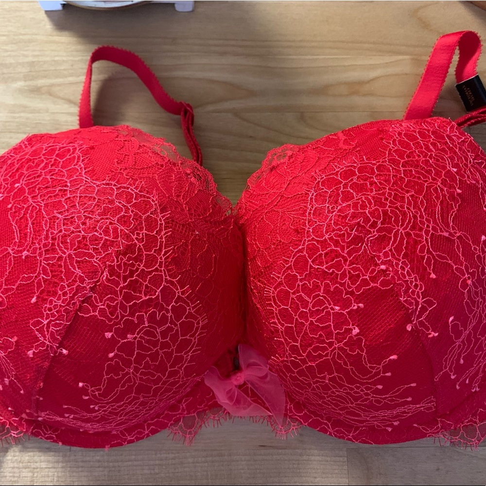Victoria’s Secret Red Lace Push Up Dream Angels Pigeonnant Bra NWT - Picture 2 of 12
